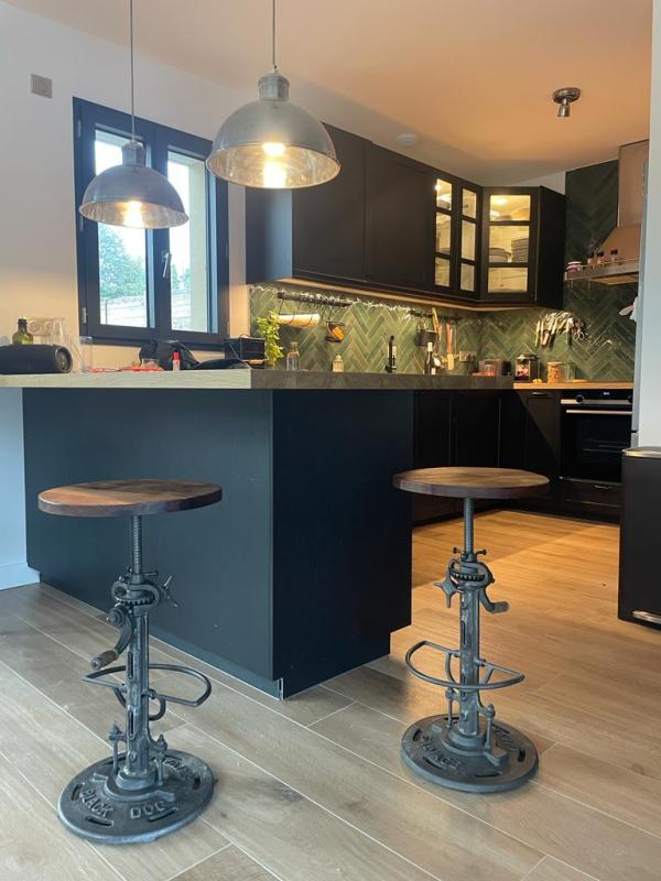Salvage hoge teak verstelbare kruk