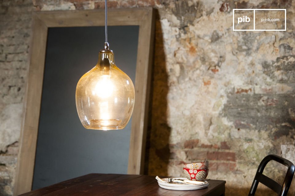 De Belvedere hanglamp is een lamp met een speciale schoonheid door vorm en de gebruikte materialen