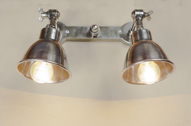 Dubbele verzilverde wandlamp