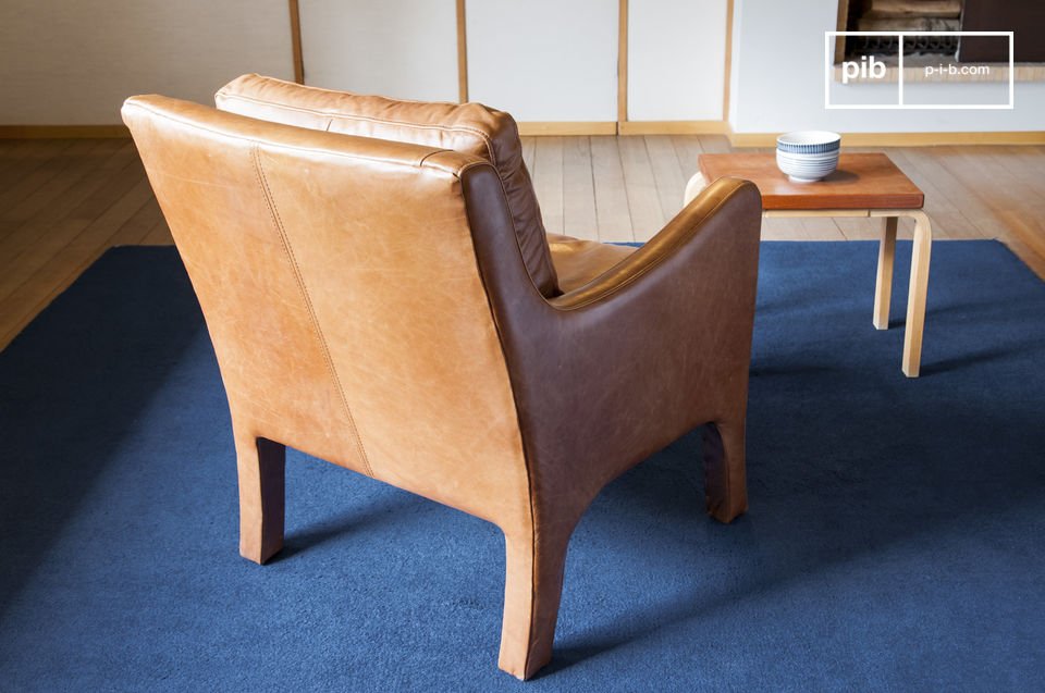 Met zijn elegantie heeft de Edinburg fauteuil een tijdloze retro stijl