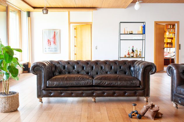 Grote leren bank chesterfield Jahn Jahn