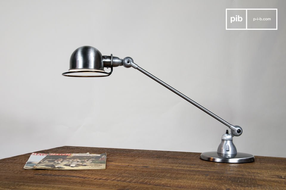 Deze Jieldé lamp legt zijn industriële stijl vast.