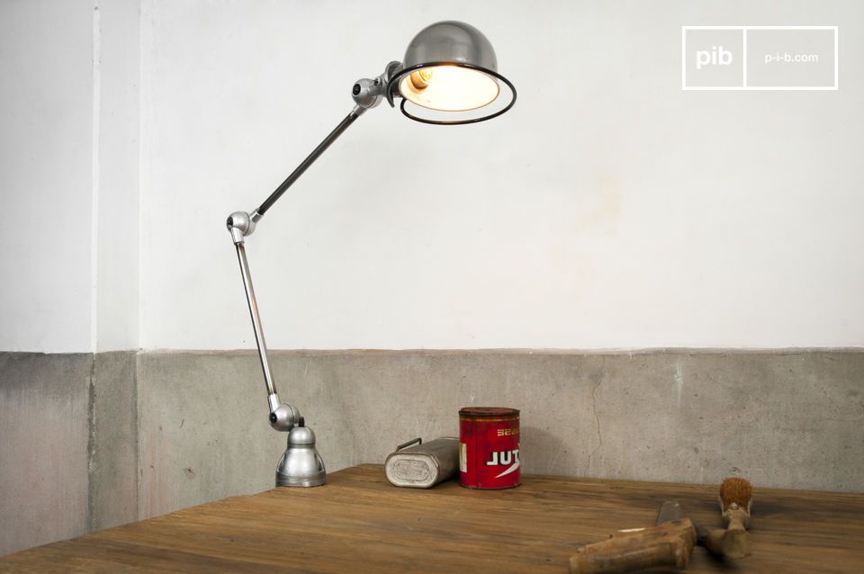 deze Jieldé-lamp maakt een totale optimalisatie van de werkruimte mogelijk.