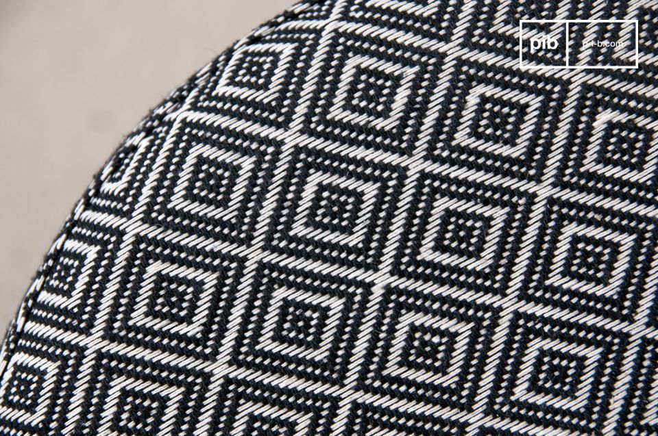 Elegant zwart-wit geweven met geometrische patronen.
