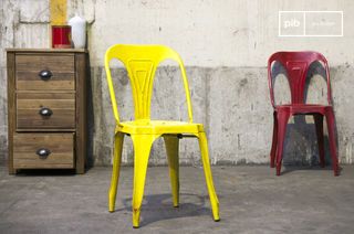 Multipl's stoel in antiek geel
