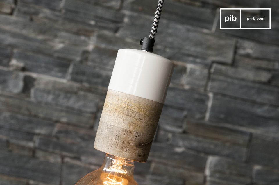 De Müm hanglamp is een designlamp die een strak Scandinavisch decoratief element aan uw plafond