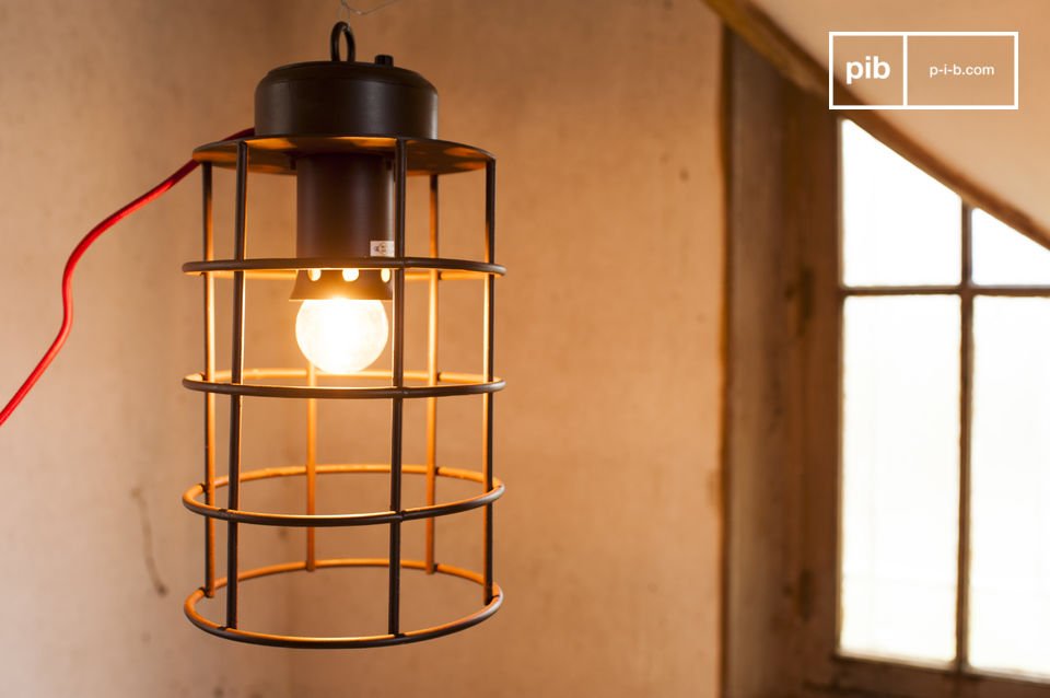 Een industriële lamp in marine stijl 