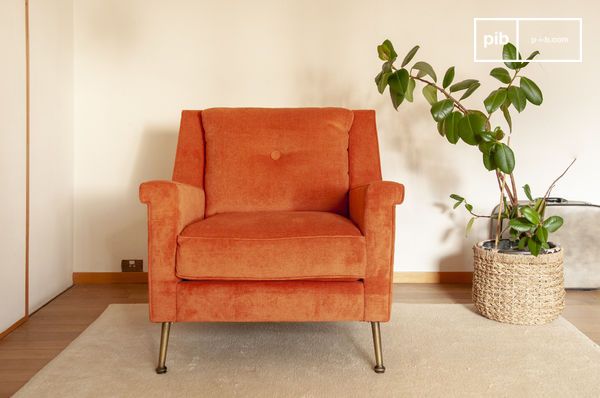 Oranje fluwelen fauteuil koperen pootjes | pib