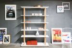 Oude collectie design boekenkasten in scandinavische stijl