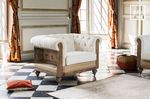 Oude collectie landelijke fauteuils en stoelen in shabby chic stijl