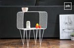 Oude collectie retro salontafels in scandinavische stijl