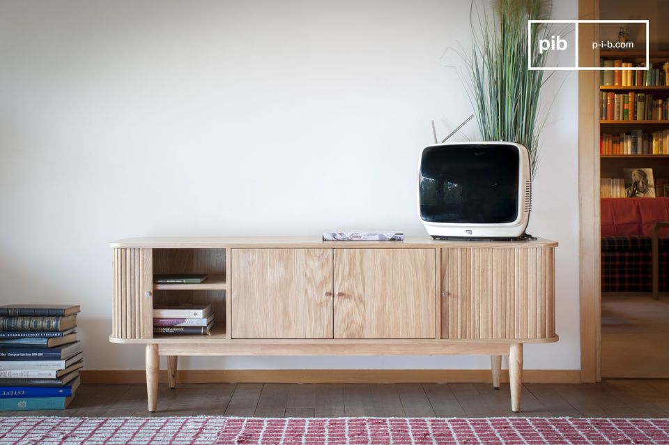 Prachtige Scandinavische stijl TV-kast van licht hout.