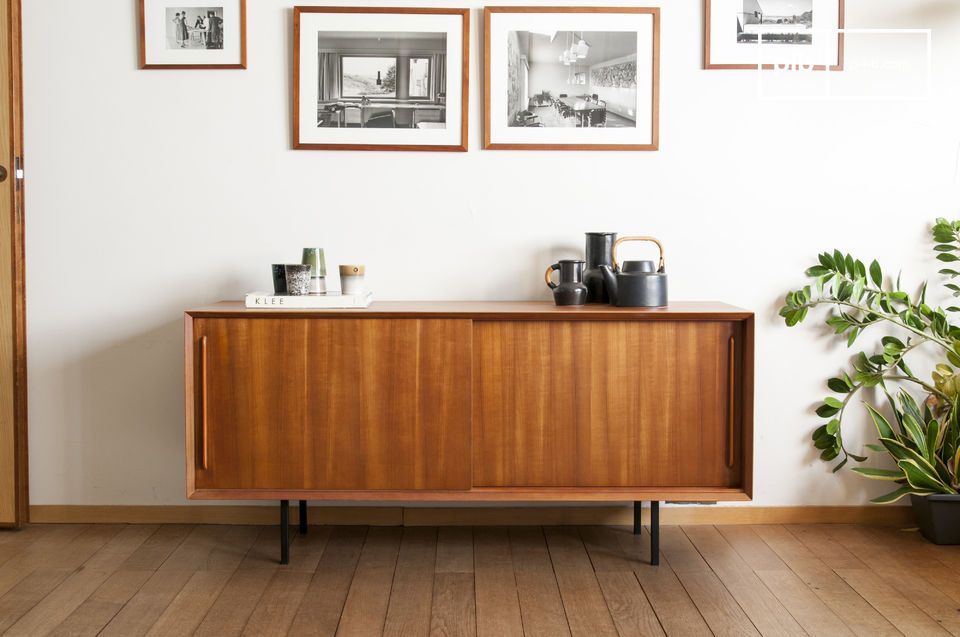 Elegant Scandinavisch grafisch buffet.