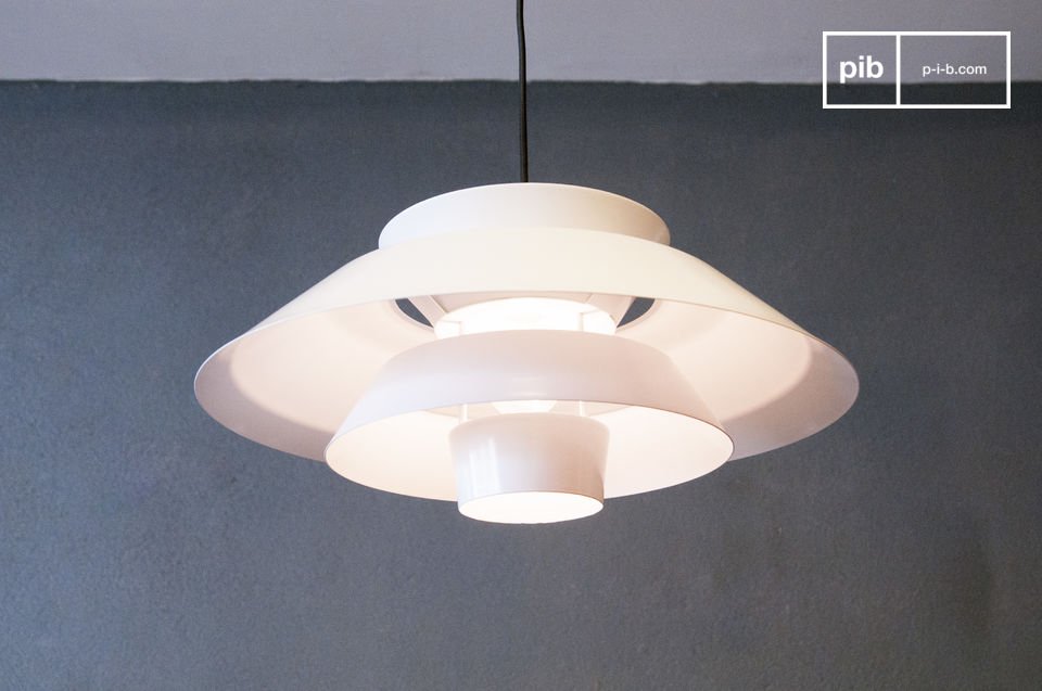 De Trebäl hanglamp is een lamp die gasten zal betoveren dankzij het design en de speciale sfeer die